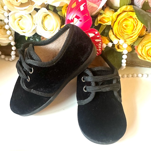 Black Little shoes for boy or girl Spanish Brand size 21 Europe - Picture 3 of 3